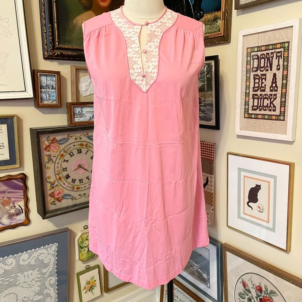 70s Vintage JCPenney Gaymode Pink Nylon Nightgown With Lace Trim & Buttons M
